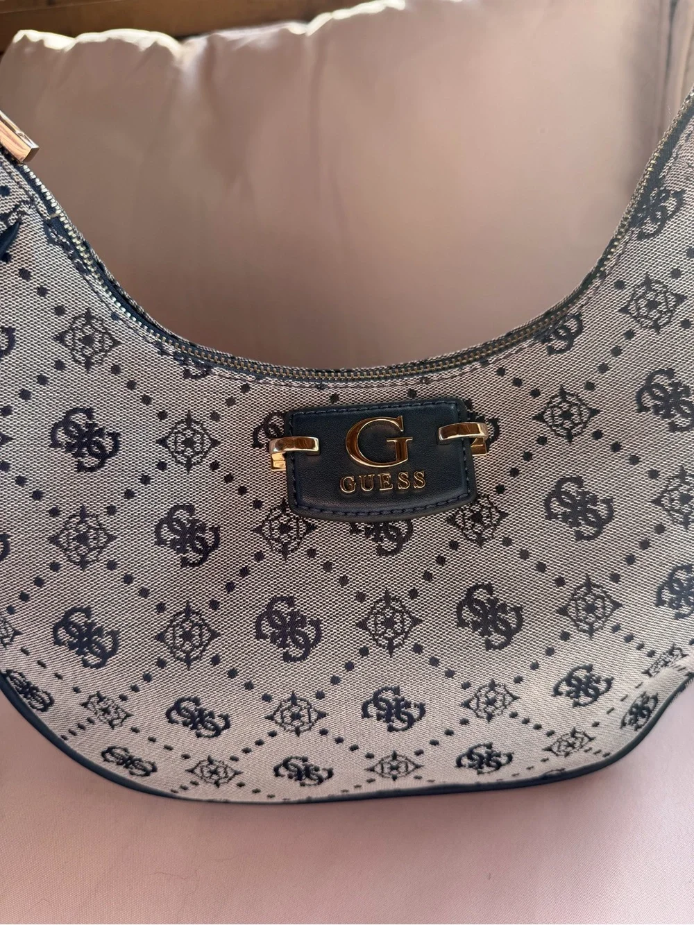 GUESS signature patterned hobo